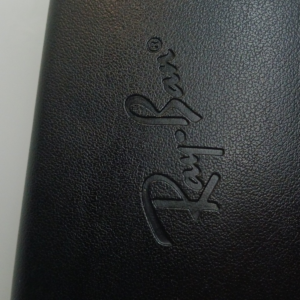 Ray-Ban hard shell case - Picture 2 of 7